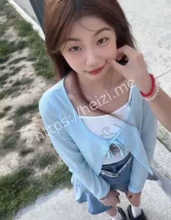 施雅雯