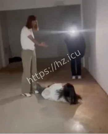 13岁女生遭殴