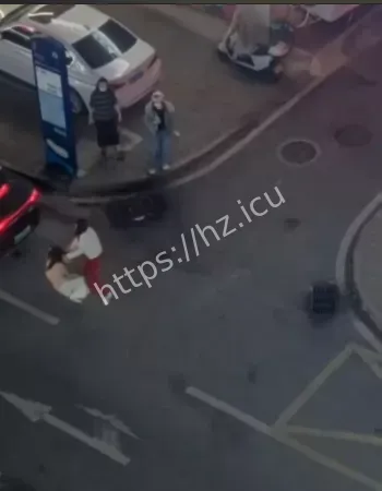 大妈送衣救场