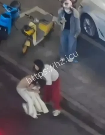 脱衣羞辱