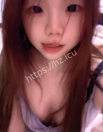 私下如此反差