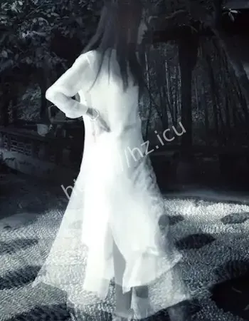 白衣无头女