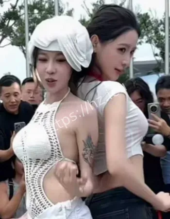 擦边网红