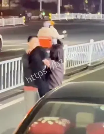 哭到撕心裂肺