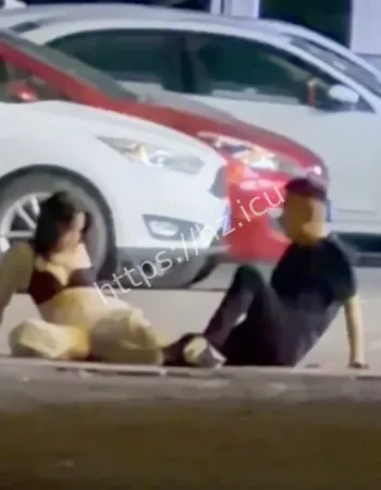 深夜街头发浪