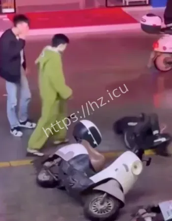 精神小伙