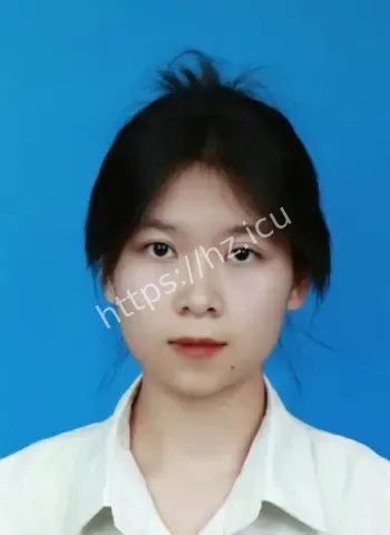 邓煜馨