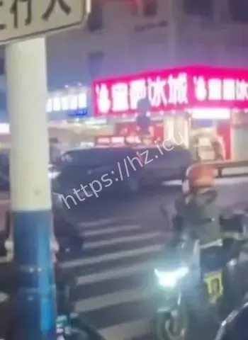 现场一片狼藉