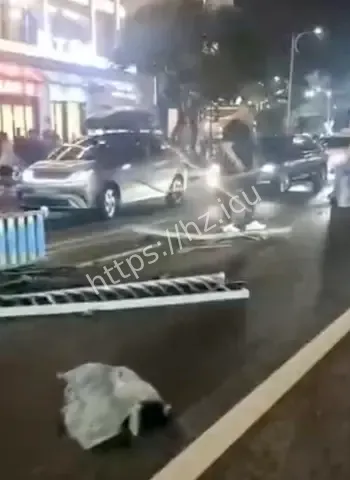 现场一片狼藉