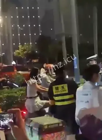 一人舌战群雄