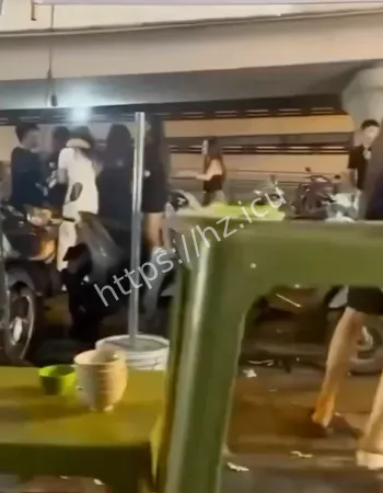 当街发飙打架