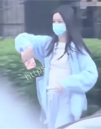周也姐弟恋曝光
