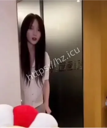 女演员直播热议