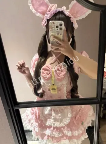 知性形象争议