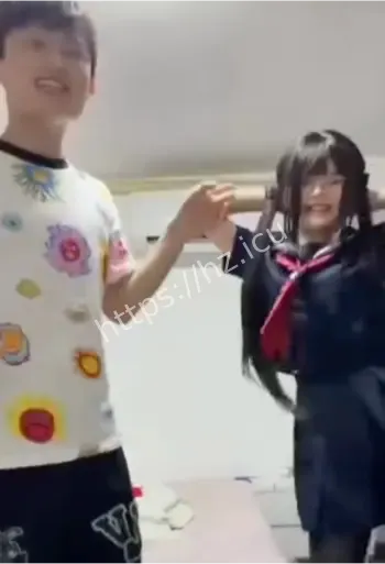 百万源反差人设