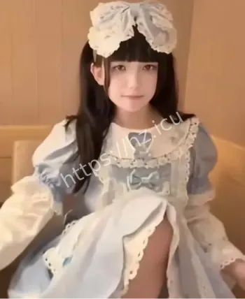 推特无敌小亦裸舞福利